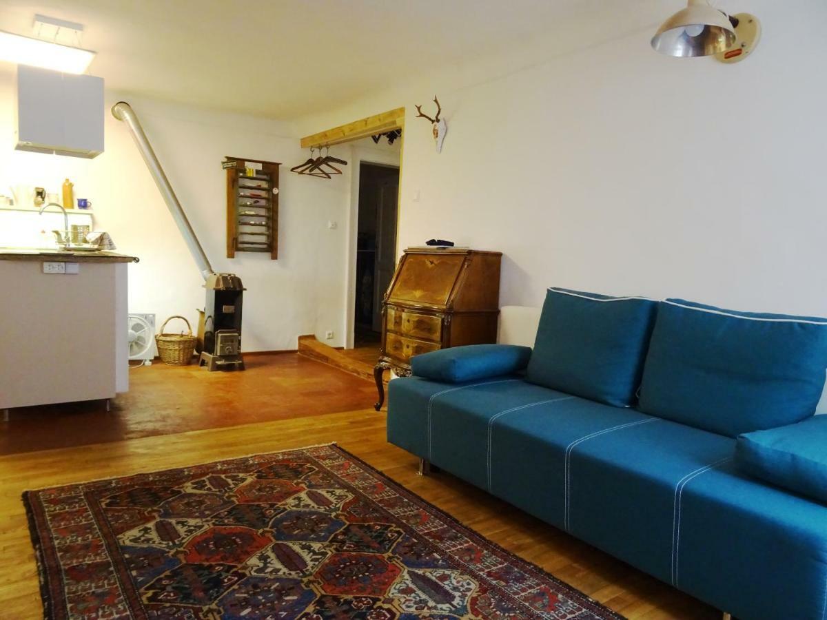 Apartment Center *